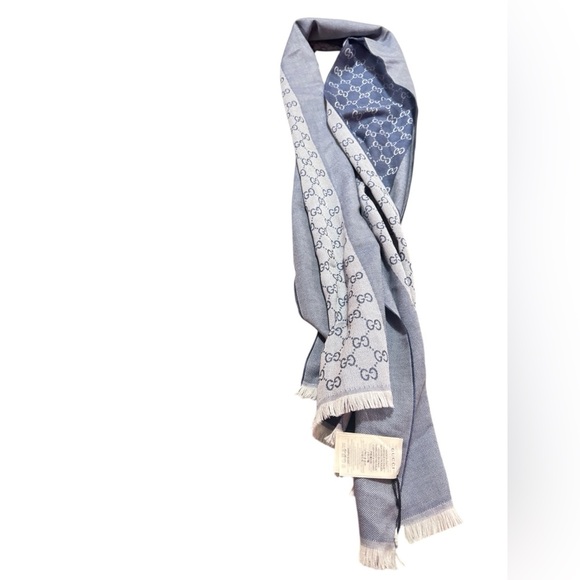 Gucci scarf double sided with monogram logo in light and dark blue. - Picture 3 of 5